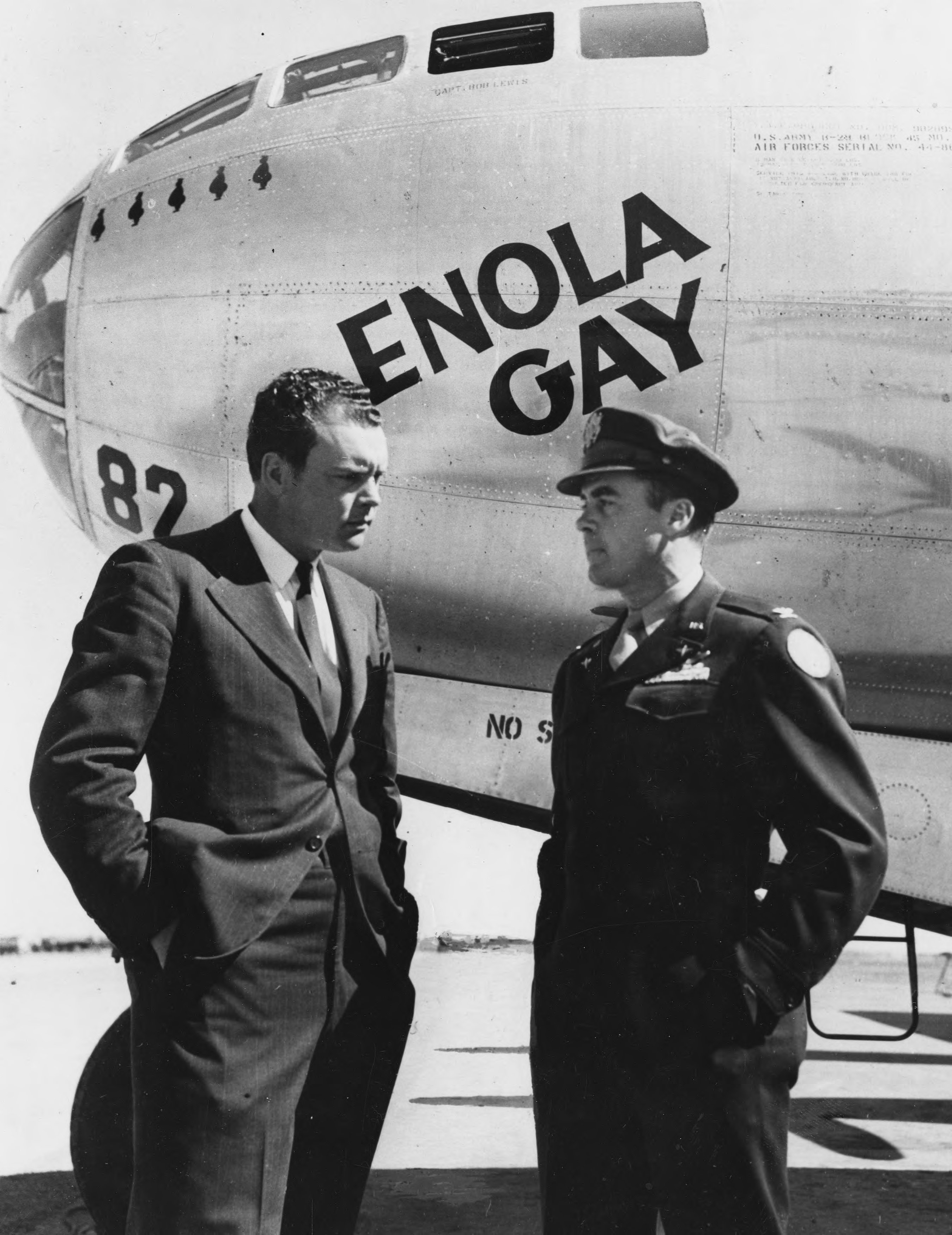 pilot who flew the enola gay